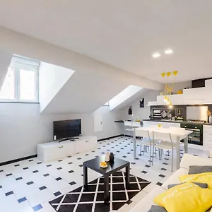 Appartamento Altido Treetop Attic In The Old, Genova